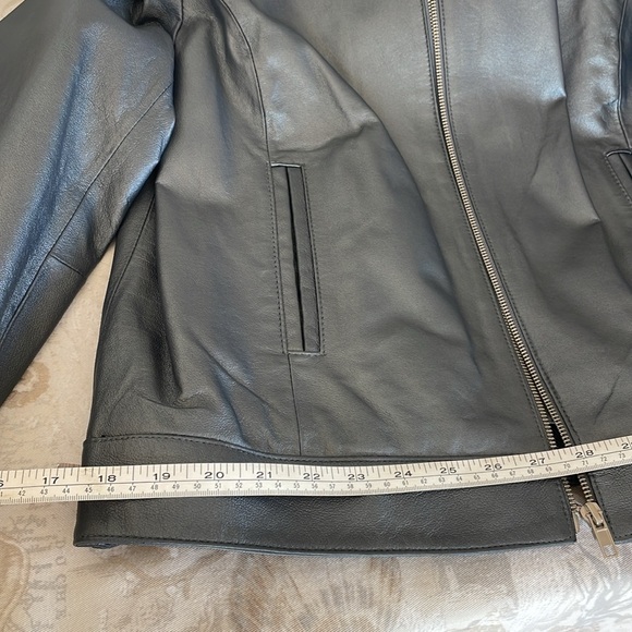 Leather jacket - Terry Lewis Classic Luxuries - Picture 5 of 5